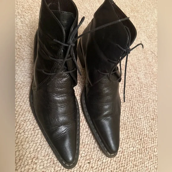 Kenneth Cole New York Italy 7.5 Black Soft Leather Lace Up Ankle Boots - Picture 3 of 10